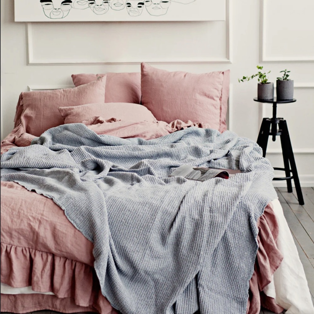 MAGIC LINEN - LIGHT GRAY (BLUE) WAFFLE BLANKET